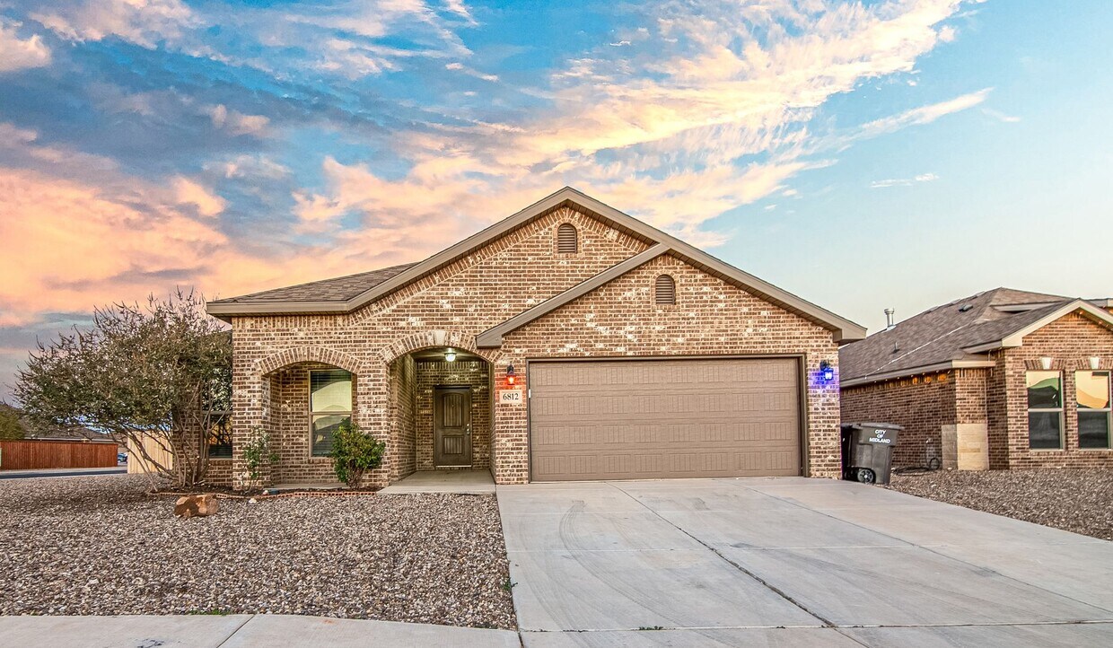 Foto principal - 6812 Leatherwood Dr