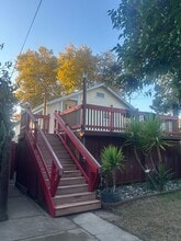 Building Photo - 119 Earl Ave