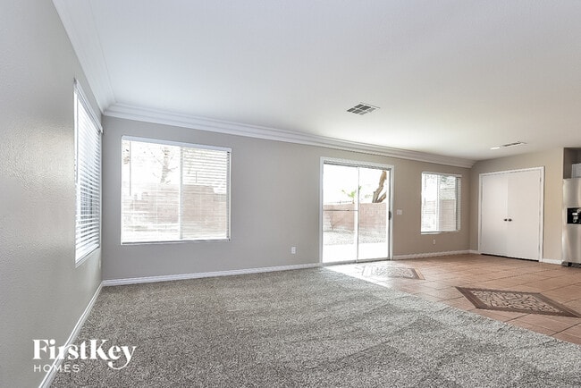 Foto del edificio - 9616 Kelly Creek Ave
