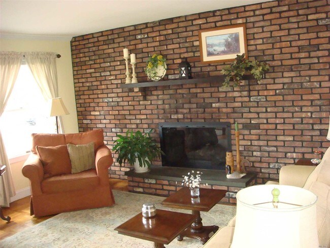 Foto del edificio - 108 Wilfred Blvd