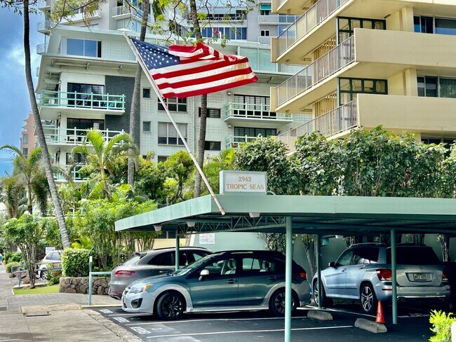 Building Photo - Tropic Seas one bdrm., one bath apartment, Oceanfront property, by Diamond Head and Kapiolani Park!