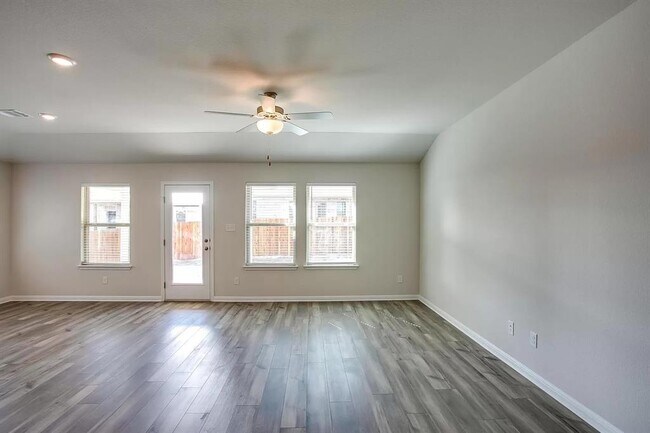 Foto del edificio - 6713 Coalinga Ln