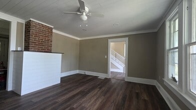 Building Photo - 207 Hamilton St