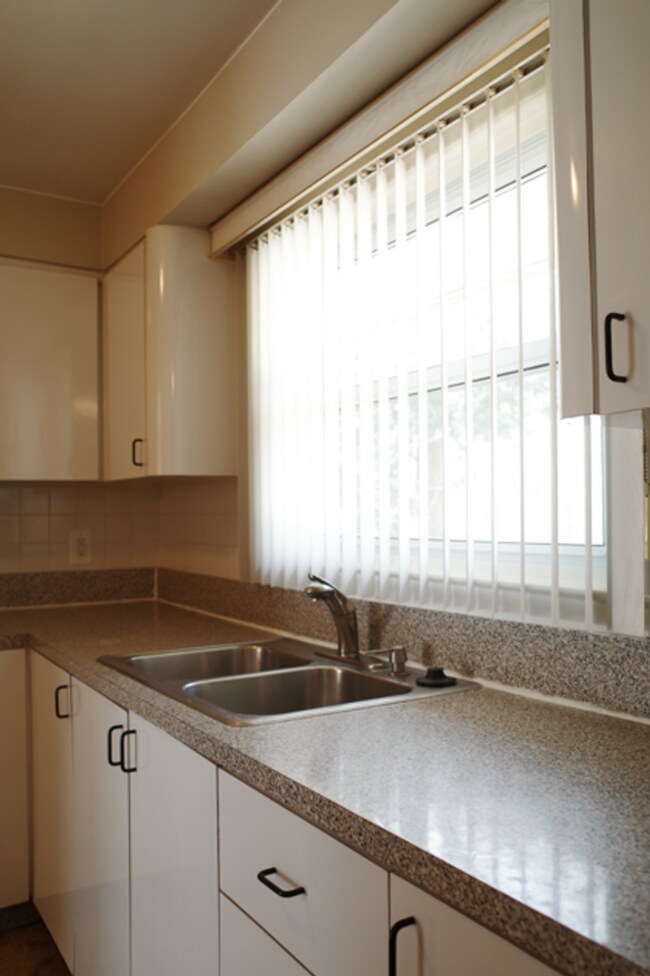 Foto del edificio - Charming 3-Bedroom Home in a Prime Locatio...