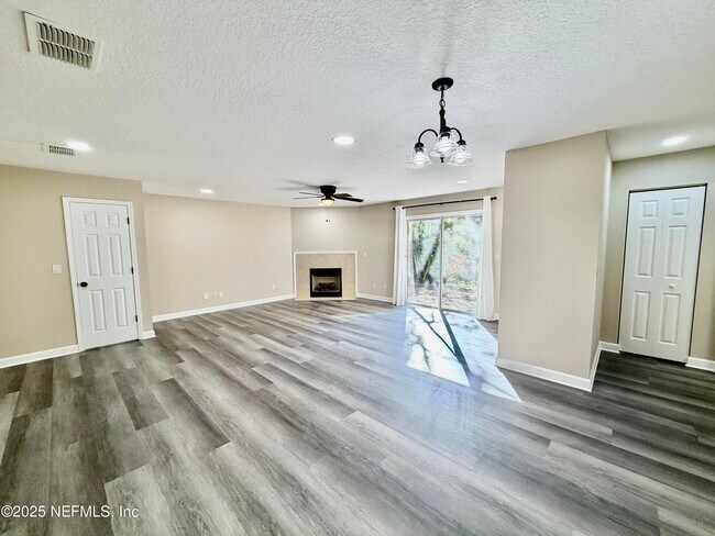 Building Photo - 452 Dutton Island Rd W