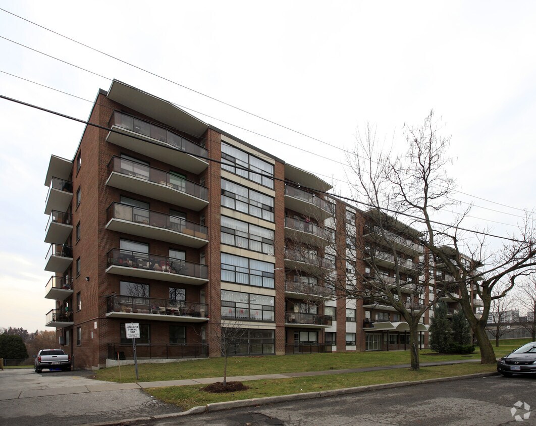 Photo du bâtiment - Dixington Manor Apartments