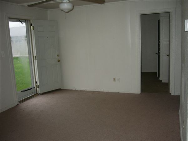 Foto del edificio - 1071 Rochester Rd