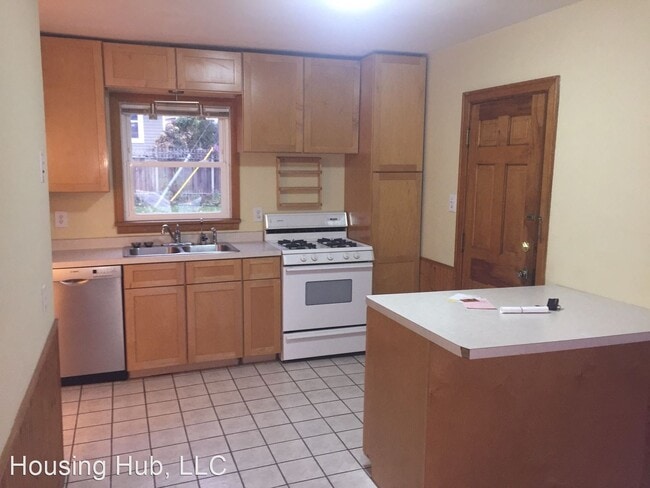 Building Photo - 3 br, 2 bath House - 632 Morgan Ave South