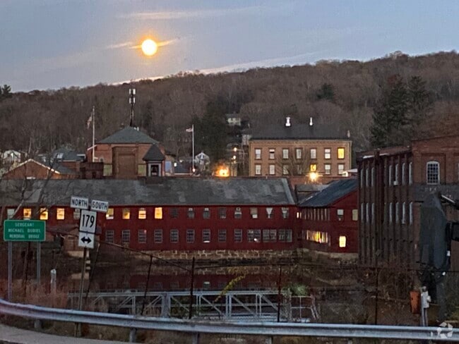 54 Bridge St