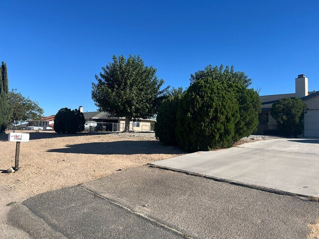 Foto del edificio - 16413 Solvang Ave