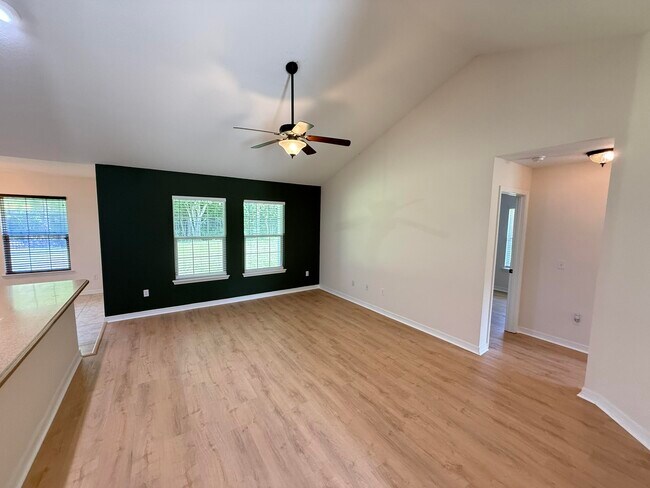 Foto del edificio - 1681 Village Pkwy