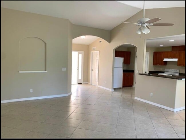 Foto del edificio - Charming 4 bed - 2 bath in North Port, Available Now!