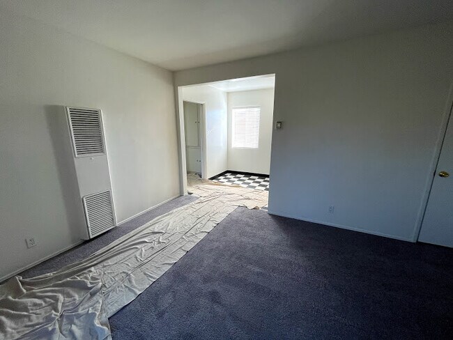 Living room, #10 (1BR) - 1945 Hillhurst Ave