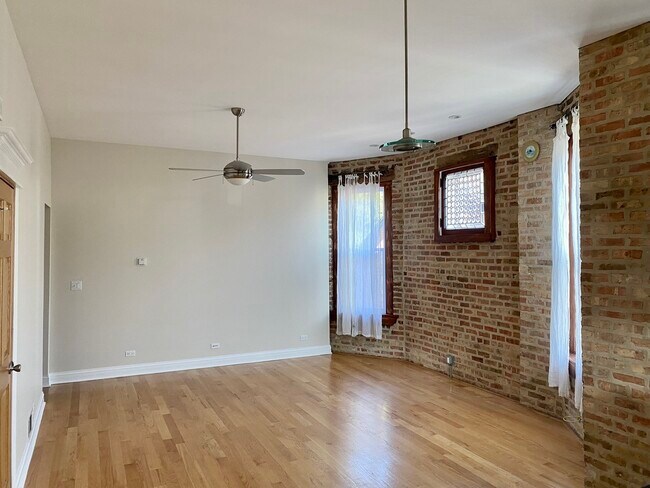 Foto del edificio - 2609 W Potomac Ave