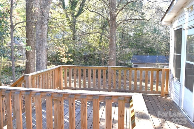 Foto del edificio - 320 W Stewart Ave