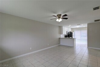 Building Photo - 427 NE Pine Island Ln