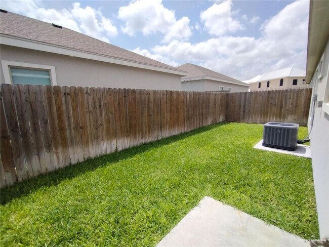 Foto del edificio - 805 W Sunset Valley St