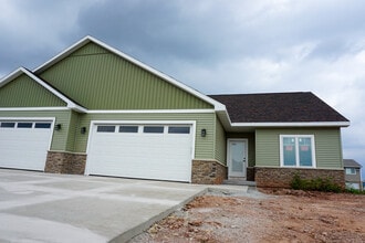 Building Photo - 2682 Princeton Dr