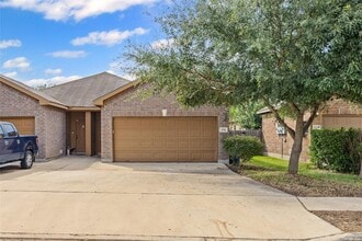 Building Photo - 256 Rosalie Dr