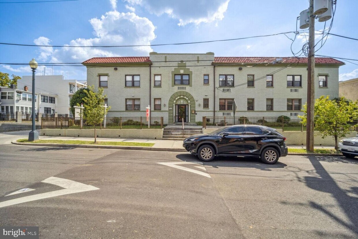 Spacious Two Bedroom Near Trinity University/ Bloomingdale- Great Location - Spacious Two Bedroom Near Trinity University/ Bloomingdale- Great Location