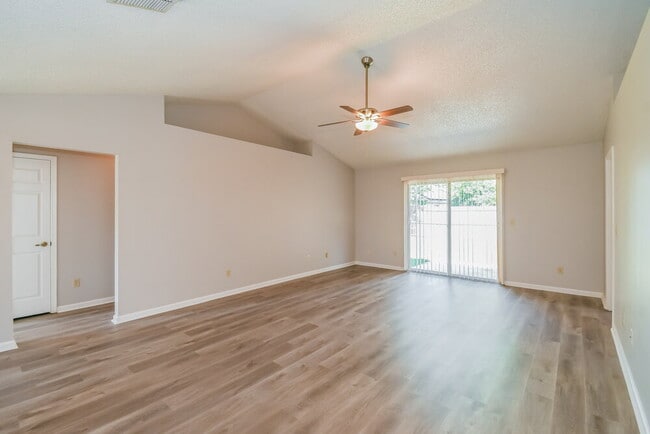 Building Photo - 4461 Cobblefield Cir W