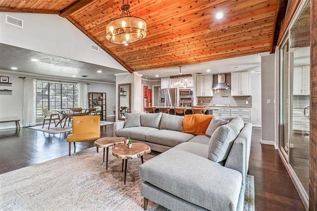 Building Photo - 2633 Brookview Dr
