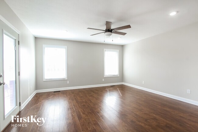 Foto del edificio - 6775 Anna Ct