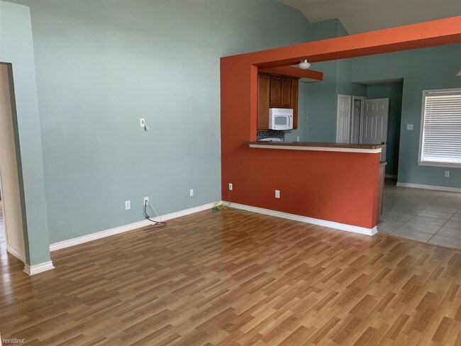 Building Photo - 3 br, 2 bath House - 9017 Redford Rd