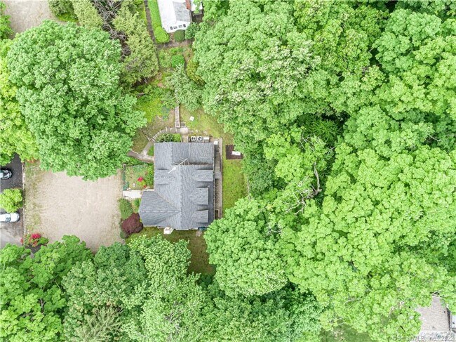 Foto del edificio - 228 Danbury Rd