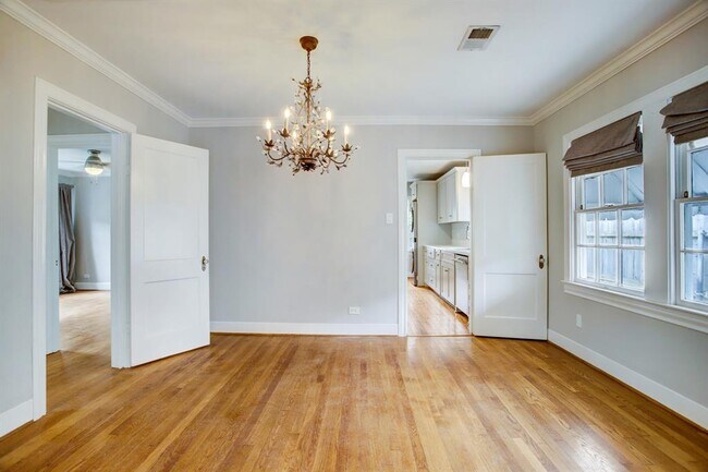 Building Photo - 928 Ridge St