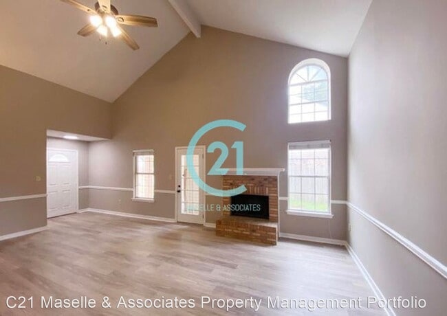 Building Photo - 3 br, 2 bath House - 108 Hidden Crest