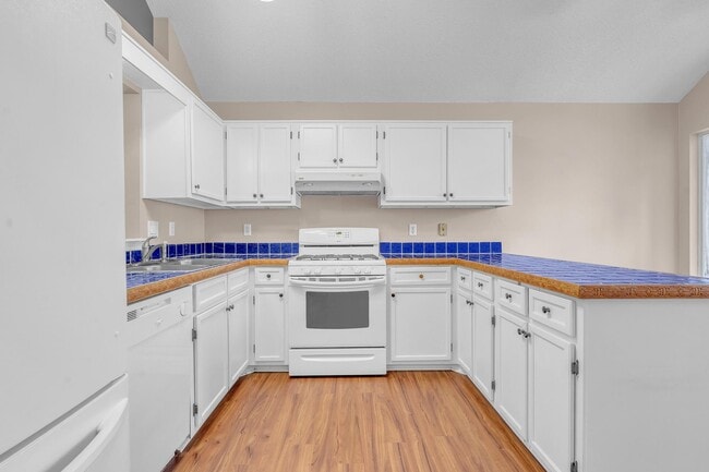 Building Photo - 64 9th St