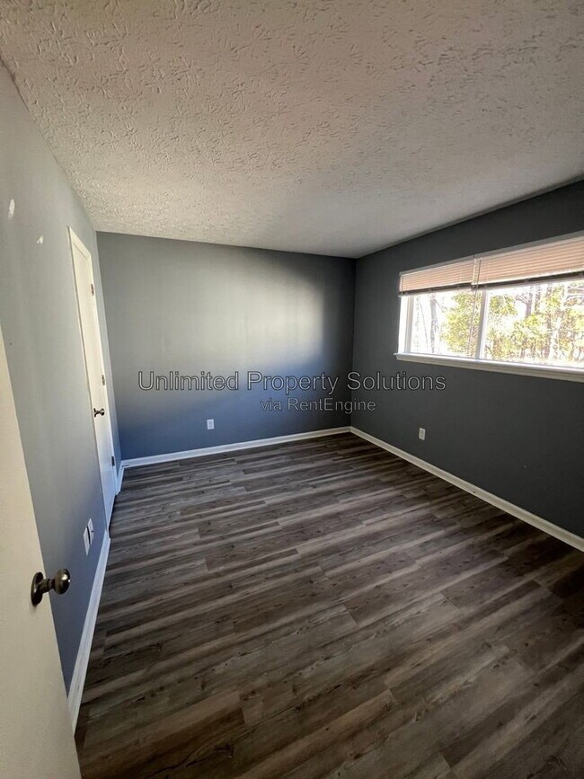 Building Photo - 213 Sunn Aire Ct