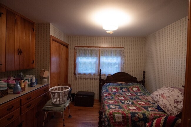 Foto del edificio - 227 Green River Rd