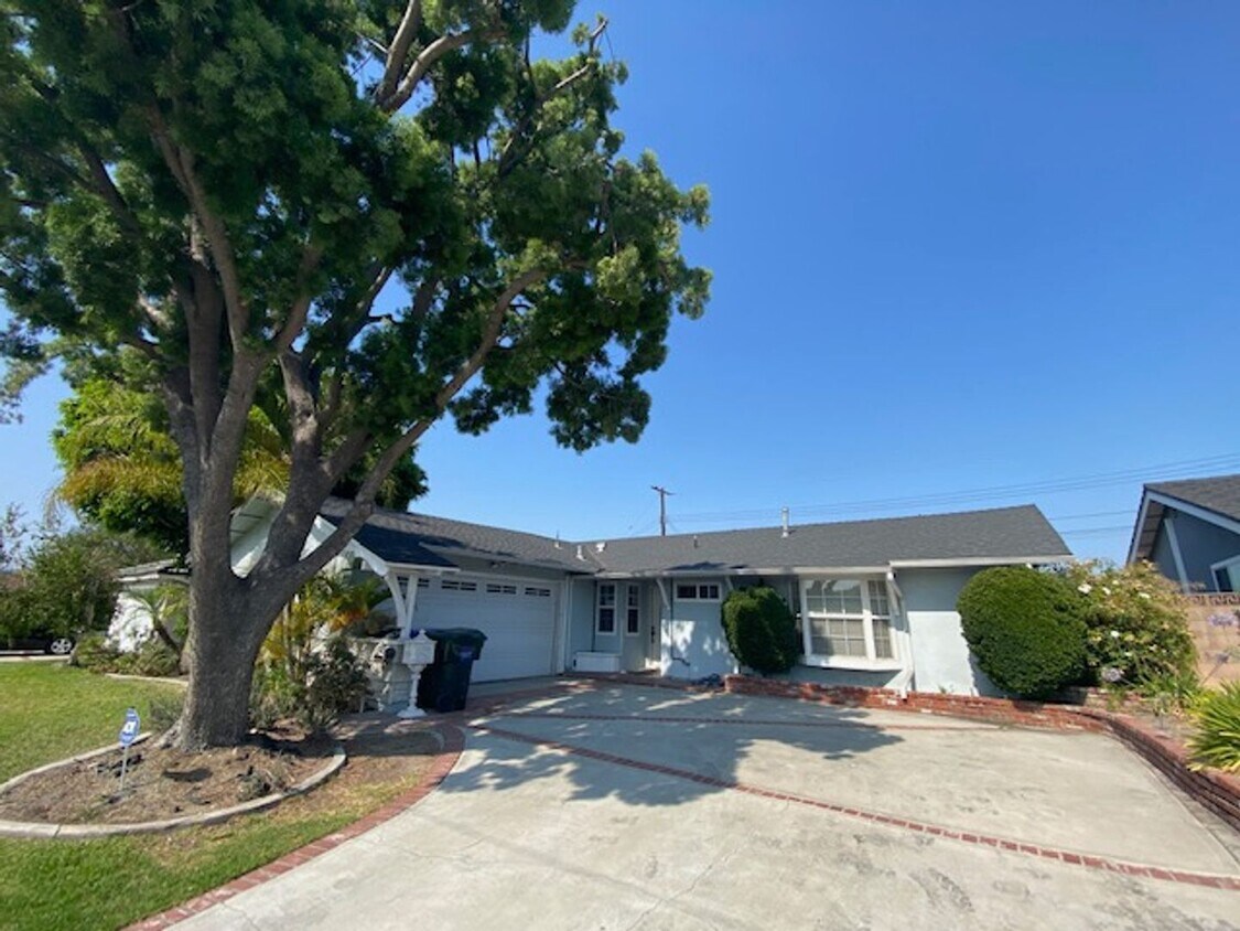 Foto principal - 3 Bedroom Single Family Home in Whittier