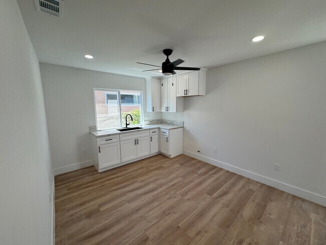 Foto del edificio - 4107 Shirley Ave