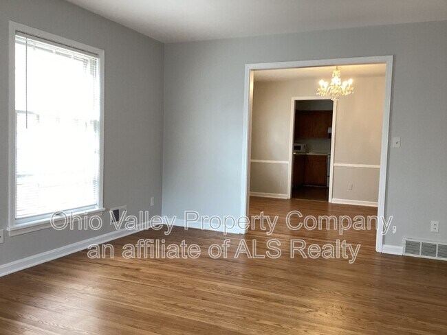 Foto del edificio - 2551 Glenmary Ave