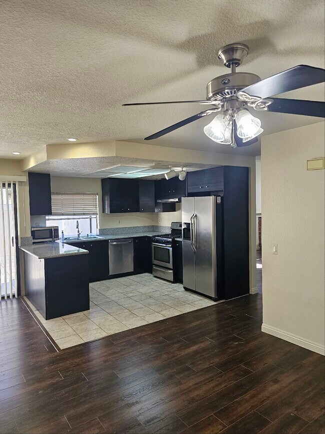 Building Photo - 22976 Estoril Dr