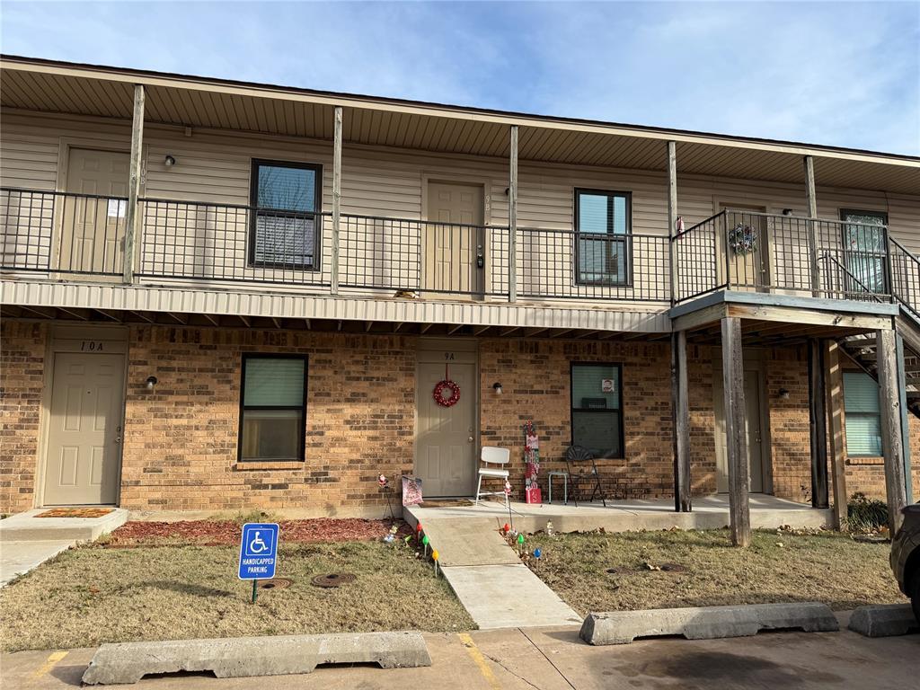 Primary Photo - 1901 E Lindsey St