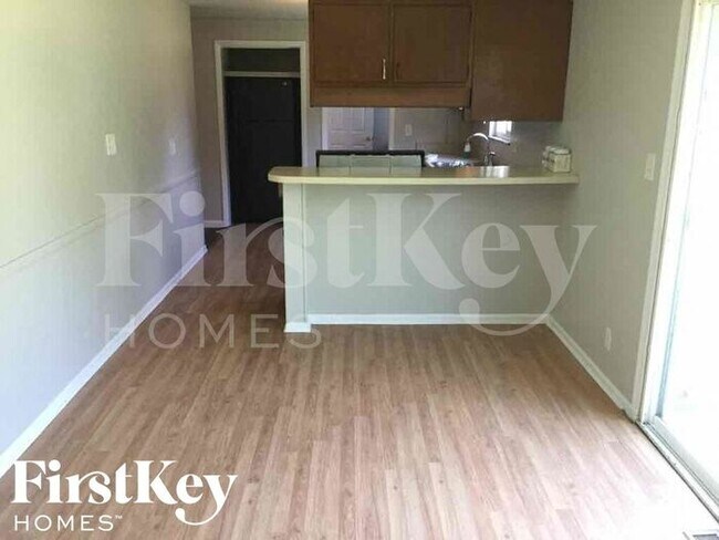 Foto del edificio - 8838 E 15th St