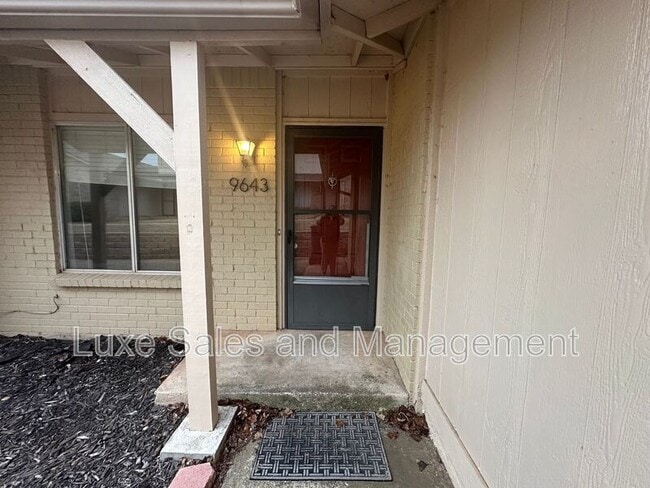 Building Photo - 9643 Hefner Village Blvd