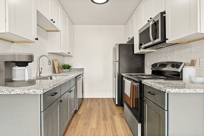 Building Photo - Haven at the Hills