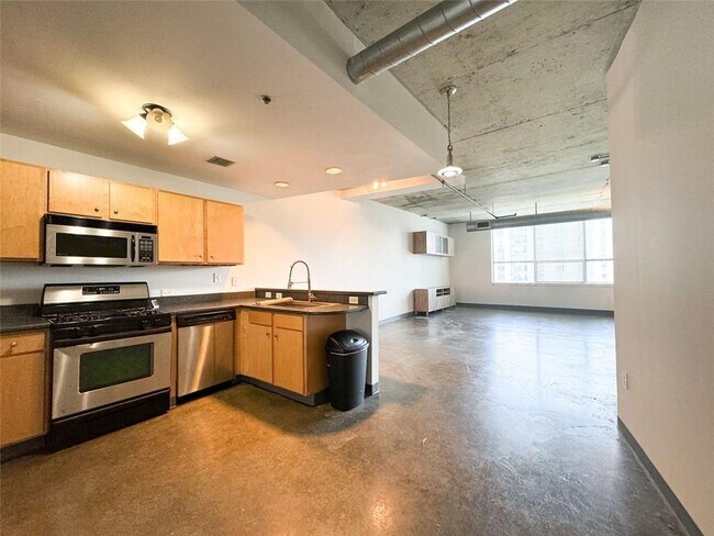 Building Photo - 115 W Peachtree Pl NW