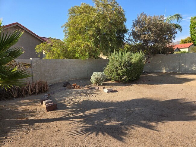Building Photo - 11246 E Poinsettia Dr