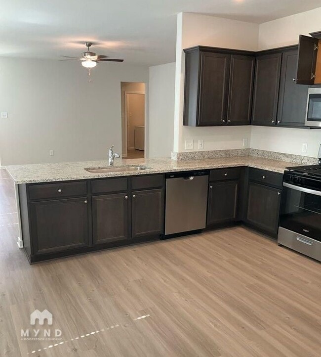 Building Photo - 15442 Maple Ter Dr