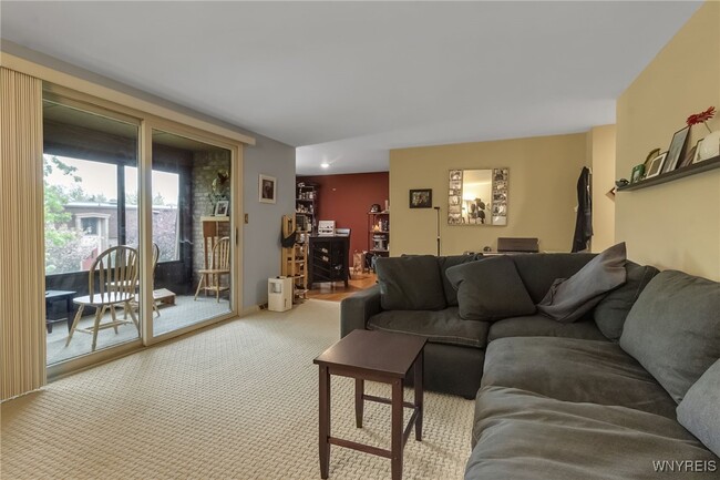 Building Photo - 130 Groton Dr