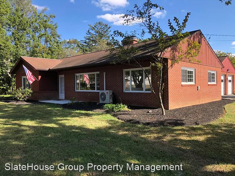 Primary Photo - 3 br, 1.5 bath House - 2102 New Holland Pike