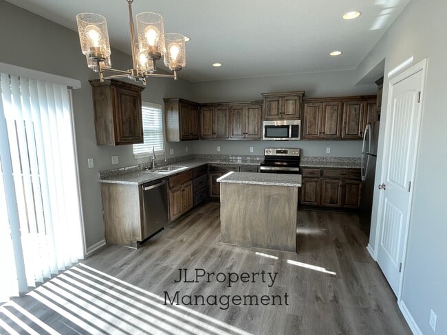 Foto del edificio - 20209 E 23rd Terrace Ct S