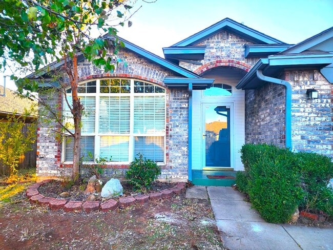 Photo - 3 Bed 2Bath 2 Car in the Westlake Addition NW OKC House