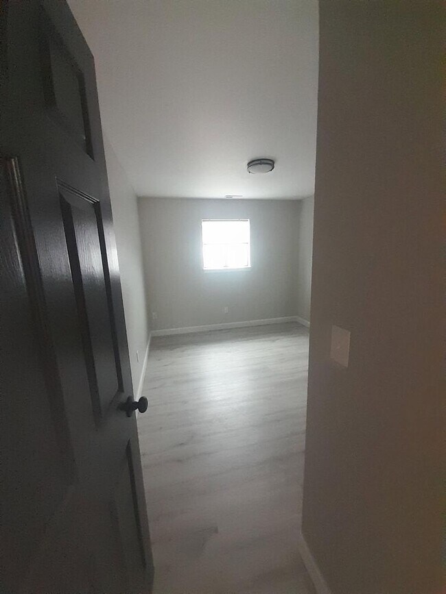 Foto del edificio - 2 Bedroom , 1 Bathroom Apartment!